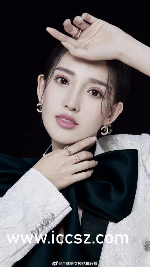 国产伊人久,探寻东方美学的时尚之旅